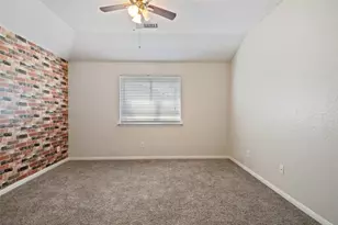 39 W Prairie Dawn Cir, The Woodlands, TX 77385 - Photo 13