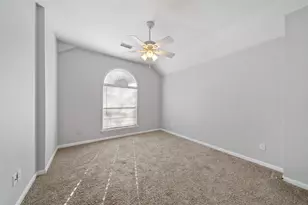 39 W Prairie Dawn Cir, The Woodlands, TX 77385 - Photo 11