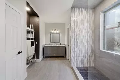 39 W Prairie Dawn Circle, The Woodlands, TX 77385 - Photo 7