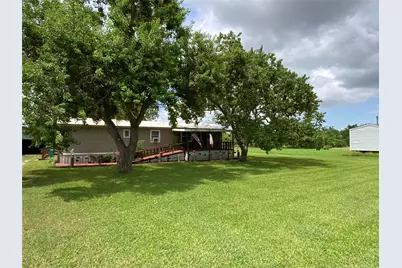 160 Tupelo S, Palacios, TX 77465 - Photo 3