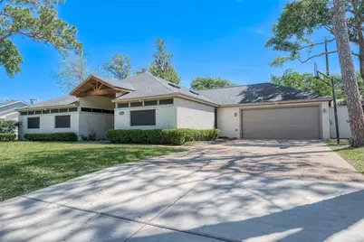 3019 Stoney Brook Drive, Houston, TX 77063 - Photo 3