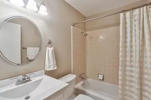 9238 Rockhurst Dr, Houston, TX 77080 - Photo 3