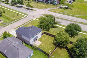 101 Cacao St, Lake Jackson, TX 77566 - Photo 19