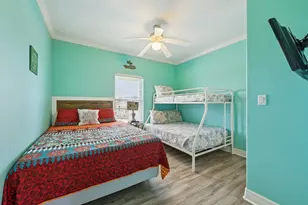 940 Gregory Ln, Crystal Beach, TN 77650 - Photo 13
