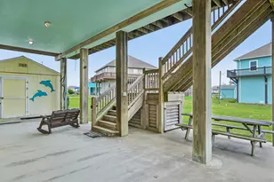 940 Gregory Ln, Crystal Beach, TN 77650 - Photo 17