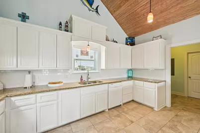 940 Gregory Lane, Crystal Beach, TN 77650 - Photo 9