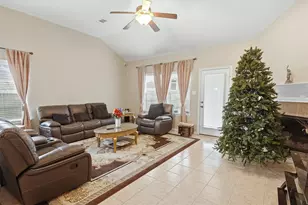 2704 Baywater Creek Ln, Pearland, TX 77089 - Photo 9