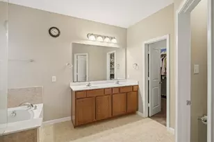 2704 Baywater Creek Ln, Pearland, TX 77089 - Photo 15