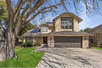 228 April Waters Drive W, Conroe, TX 77356 - Photo 5