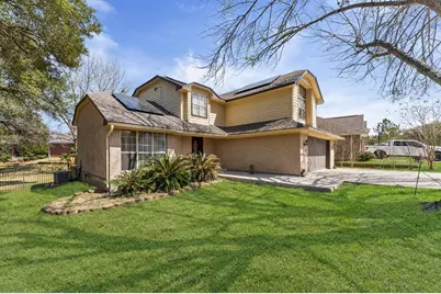 228 April Waters Drive W, Conroe, TX 77356 - Photo 5