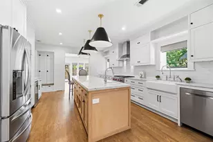 910 Fugate St, Houston, TX 77009 - Photo 9