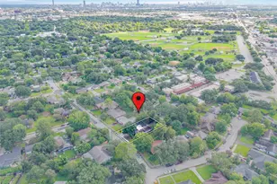 8117 McAvoy Dr, Houston, TX 77074 - Photo 7