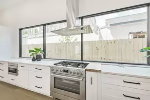 3720 Ella Blvd, Houston, TX 77018 - Photo 11