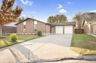11611 Burlwood Dr, Houston, TX 77089 - Photo 3