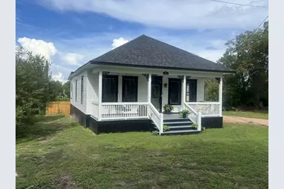 106 N Scott Street, Fayetteville, TX 78940 - Photo 1