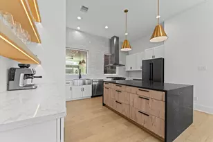 711 Lester St, Houston, TX 77007 - Photo 17