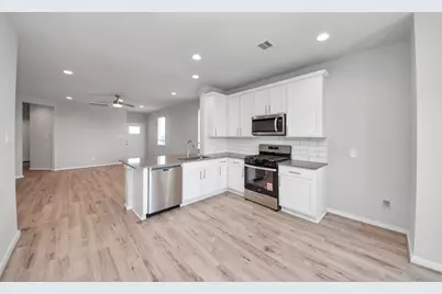 12527 Colchester Creek Court, Houston, TX 77047 - Photo 13