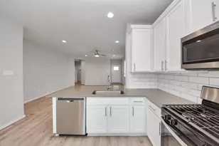 12527 Colchester Creek Ct, Houston, TX 77047 - Photo 11
