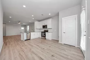 12527 Colchester Creek Ct, Houston, TX 77047 - Photo 15