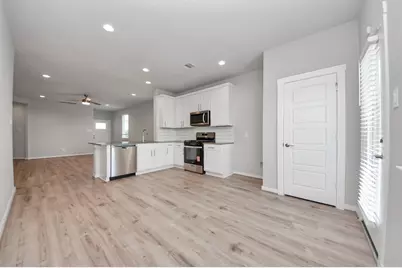 12527 Colchester Creek Court, Houston, TX 77047 - Photo 15