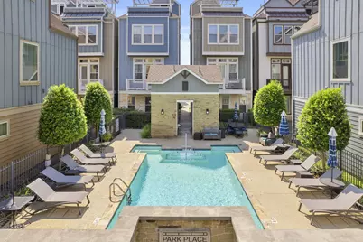 702 N Shepherd Drive, Houston, TX 77007 - Photo 1