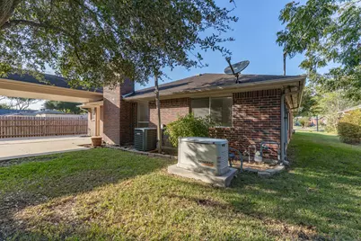 8018 Holiday Lane, Houston, TX 77075 - Photo 33