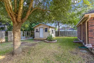 8018 Holiday Ln, Houston, TX 77075 - Photo 37