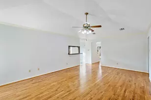 8018 Holiday Ln, Houston, TX 77075 - Photo 13