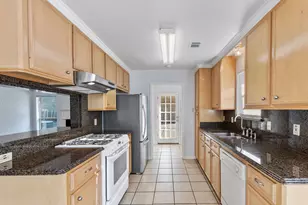 8018 Holiday Ln, Houston, TX 77075 - Photo 17