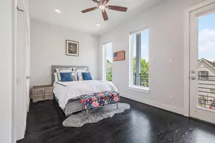 925 Herkimer St, Houston, TX 77008 - Photo 13