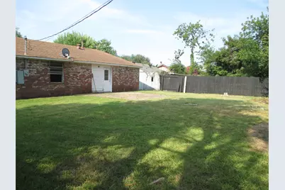 500 Harold Lane, Baytown, TX 77521 - Photo 19