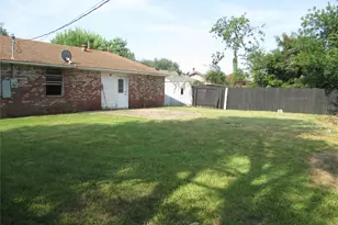 500 Harold Ln, Baytown, TX 77521 - Photo 19