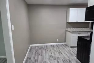 619 13th St, Galveston, TX 77550 - Photo 3