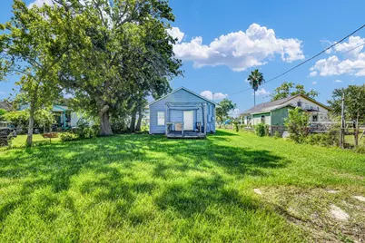 722 W Broad Street, Freeport, TX 77541 - Photo 21