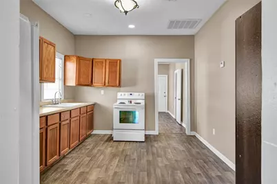 722 W Broad Street, Freeport, TX 77541 - Photo 5