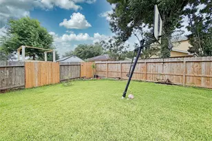 9507 Narnia Springs Ct, Houston, TX 77075 - Photo 11