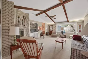 8410 Twin Hills Dr, Houston, TX 77071 - Photo 9