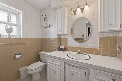 8410 Twin Hills Drive, Houston, TX 77071 - Photo 35