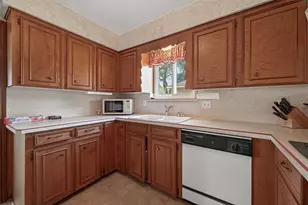 8410 Twin Hills Dr, Houston, TX 77071 - Photo 15