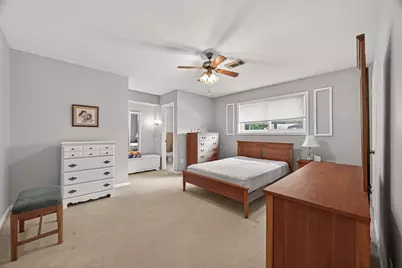 8410 Twin Hills Drive, Houston, TX 77071 - Photo 33