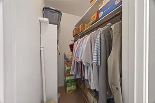 8410 Twin Hills Dr, Houston, TX 77071 - Photo 23