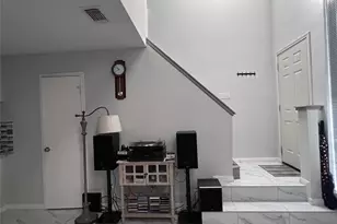 13798 Hollowgreen Dr, Houston, TX 77082 - Photo 11