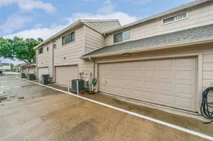 13798 Hollowgreen Dr, Houston, TX 77082 - Photo 21