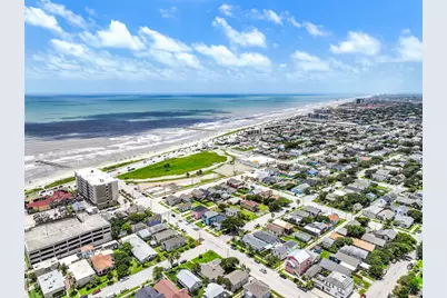 3228 Avenue R 1/2, Galveston, TX 77550 - Photo 39