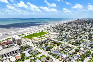 3228 Ave R 1/2, Galveston, TX 77550 - Photo 39