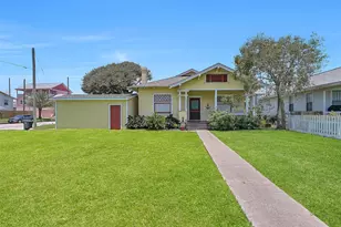 3228 Ave R 1/2, Galveston, TX 77550 - Photo 1