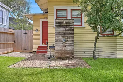 3228 Avenue R 1/2, Galveston, TX 77550 - Photo 27