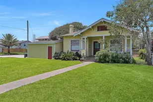 3228 Ave R 1/2, Galveston, TX 77550 - Photo 3