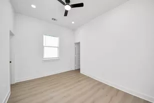 8601 Amadwe St, Houston, TX 77051 - Photo 39