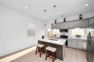 8601 Amadwe St, Houston, TX 77051 - Photo 19